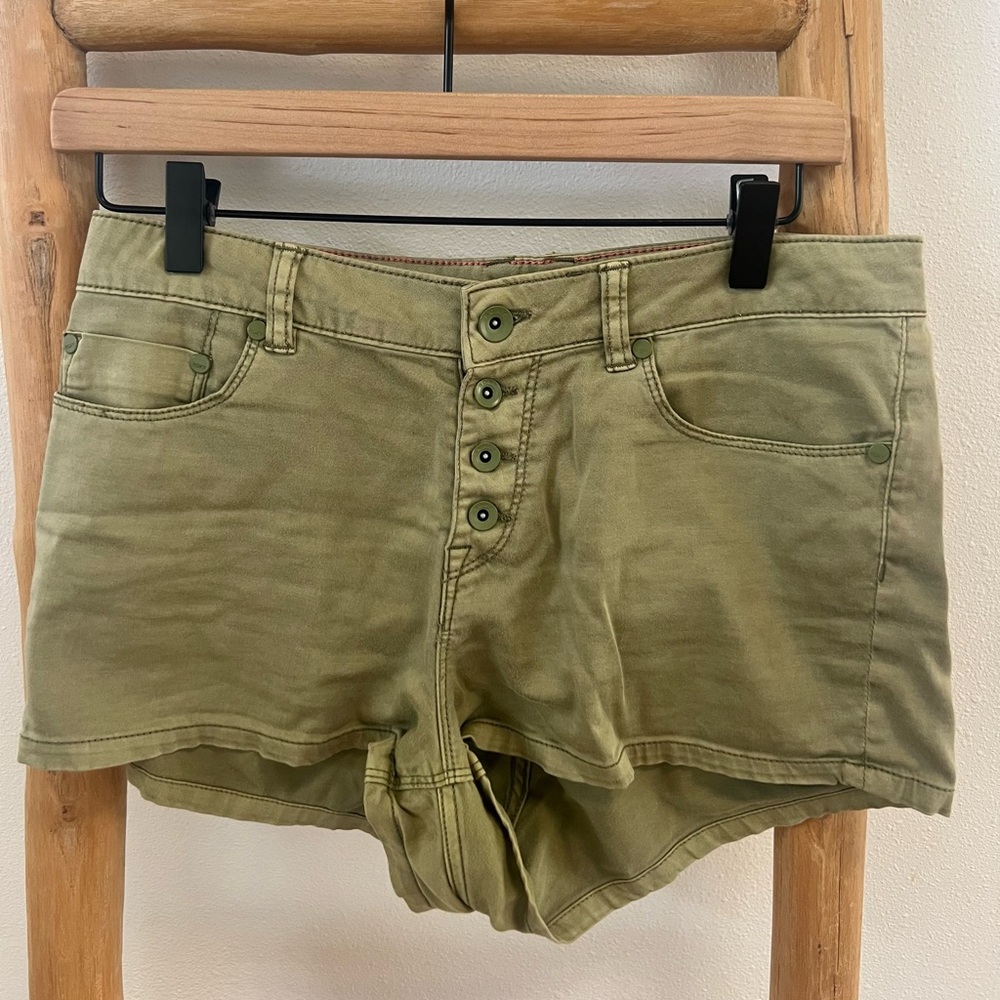 Green ROXY shorts